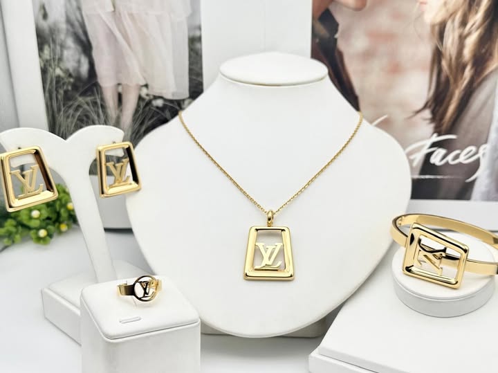 Necklace & Earrings Set (Animal Head Design) - Image 5